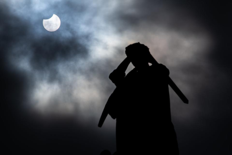 The Crimea and Indian Mutiny memorial outside Westminster Abbey (Getty Images)