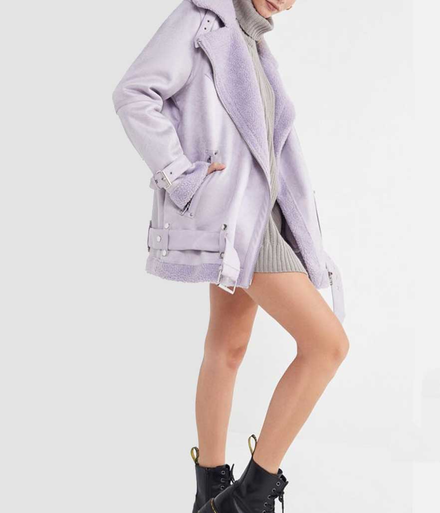 <p>Oversized Faux Leather Aviator Jacket, $149, <a rel="noopener" href="https://fave.co/2yYHGPd" target="_blank" data-ylk="slk:urbanoutfitters.com;elm:context_link;itc:0;sec:content-canvas" class="link ">urbanoutfitters.com</a> </p>