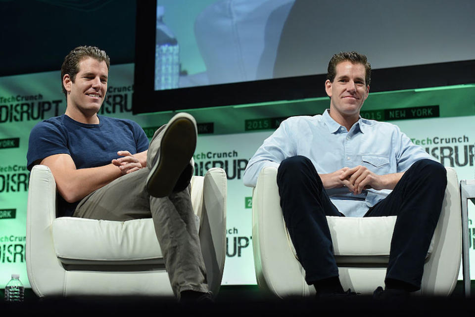 <p>Con il boom del valore del bitcoin in questi anni Cameron e Tyler Winklevoss hanno visto il valore del loro investimento crescere di più del 10.000%, rendendo i due gemelli miliardari. (Credits – Getty Images) </p>