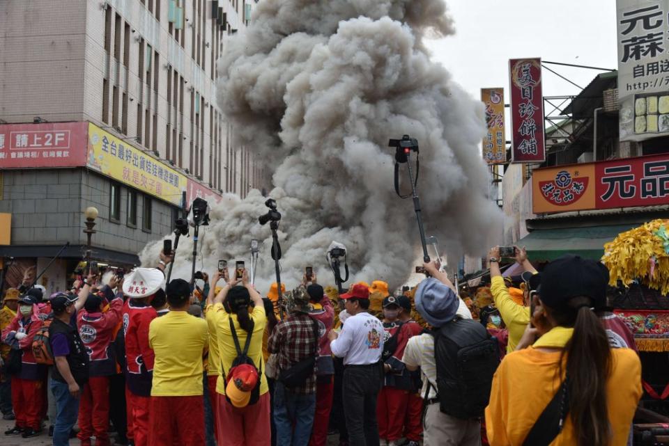 北港朝天宮迎媽祖宗教盛事，炸轎、炸虎爺震撼登場，歡迎鄉親至農曆三月廿三日，一起共襄盛舉。（記者陳正芬攝）