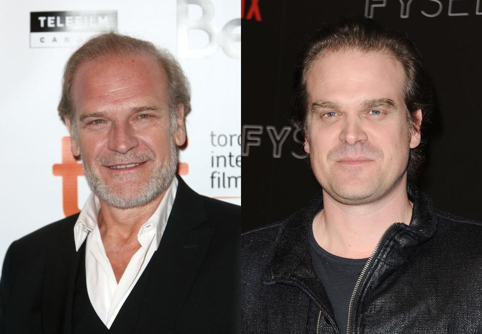 Lluís Homar y David Harbour