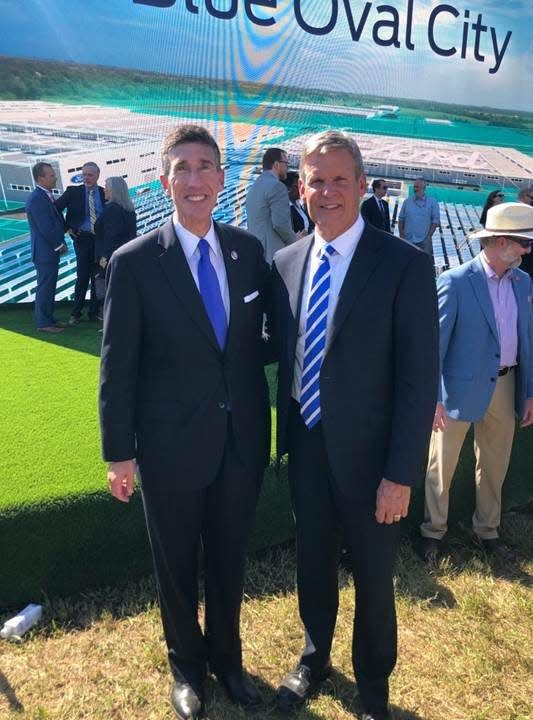 Rep. Kustoff joins Gov. Lee at Ford’s announcement of the Blue Oval City