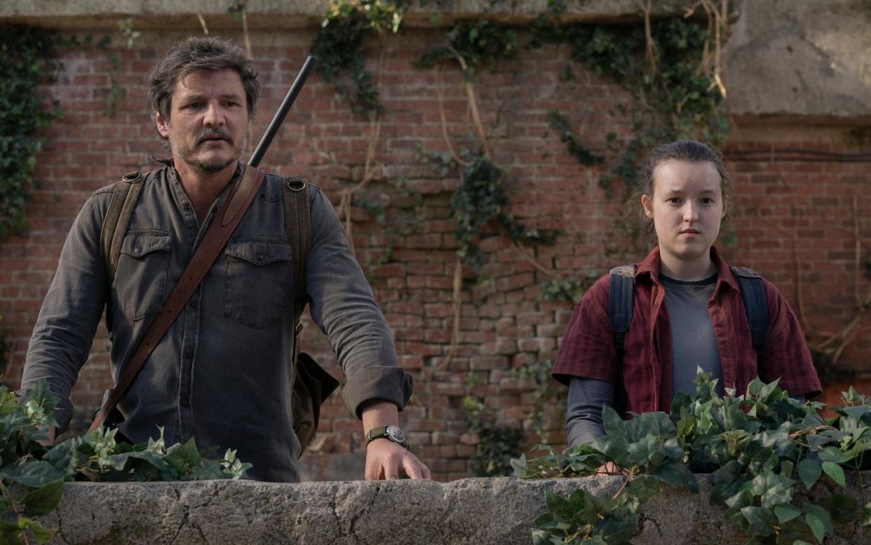 Pedro Pascal and Bella Ramsey in The Last of Us