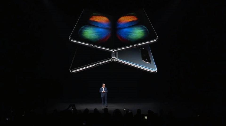 ▲三星最新摺疊手機「 Galaxy Fold 」，傳出推遲在上海、香港的產品發表會。（圖／翻攝自 Samsung 臉書）