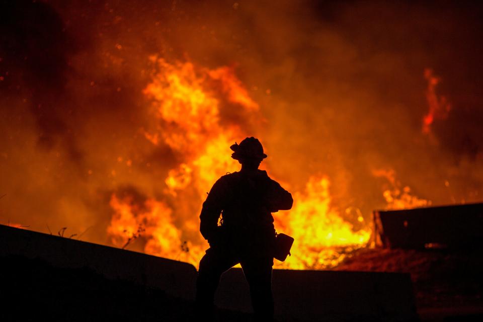 firefighter california wildfire