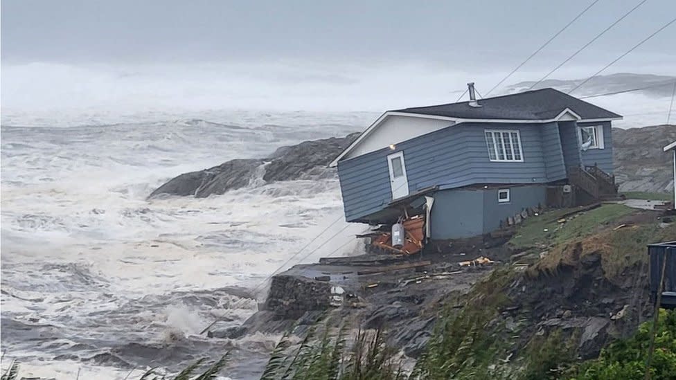 Varias casas han sido arrastradas al mar.