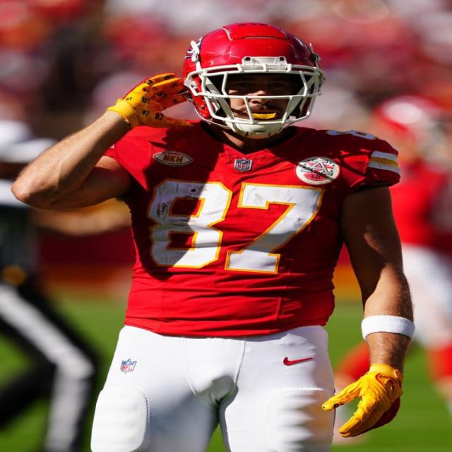 7 Facts About Kansas City's Travis Kelce (& The Fun Way He Spent His First  Paycheck)