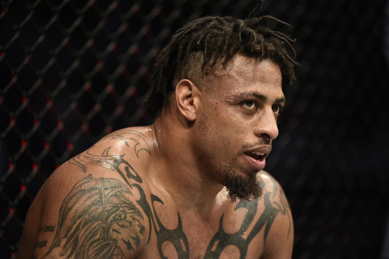 In a controversial bout that was initially ruled a win, Greg Hardy took a hit of his inhaler between rounds against Ben Sosoli