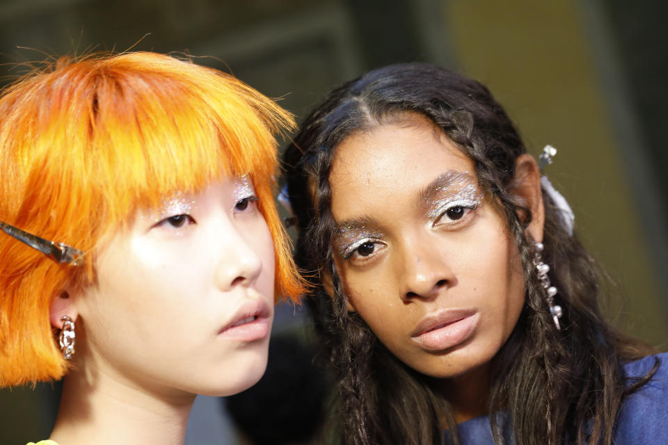<p>The models backstage at Stella Jean were sporting some party appropes glittery eyeshadow. <em>[Photo: Getty]</em> </p>