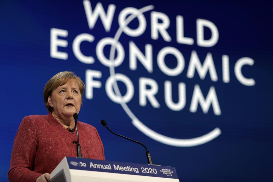 La canciller alemana Angela Merkel habla en la 50 edición de Davos. (AP Photo/Markus Schreiber)