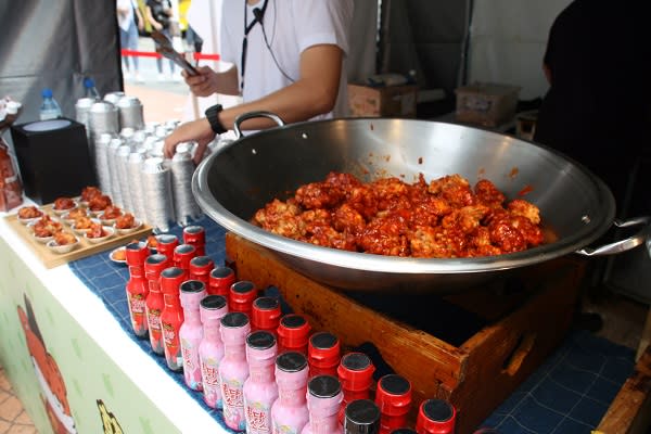 免費品嘗炸雞道地韓食