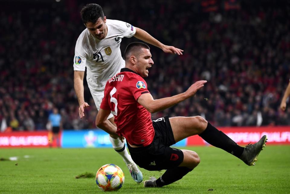 Moins de rythme dans cette deuxième période, où les Français semblent plus tranquilles et les Albanais plus agressifs. À la 70e minute, les Bleus mènent toujours 2-0. (crédit AFP)