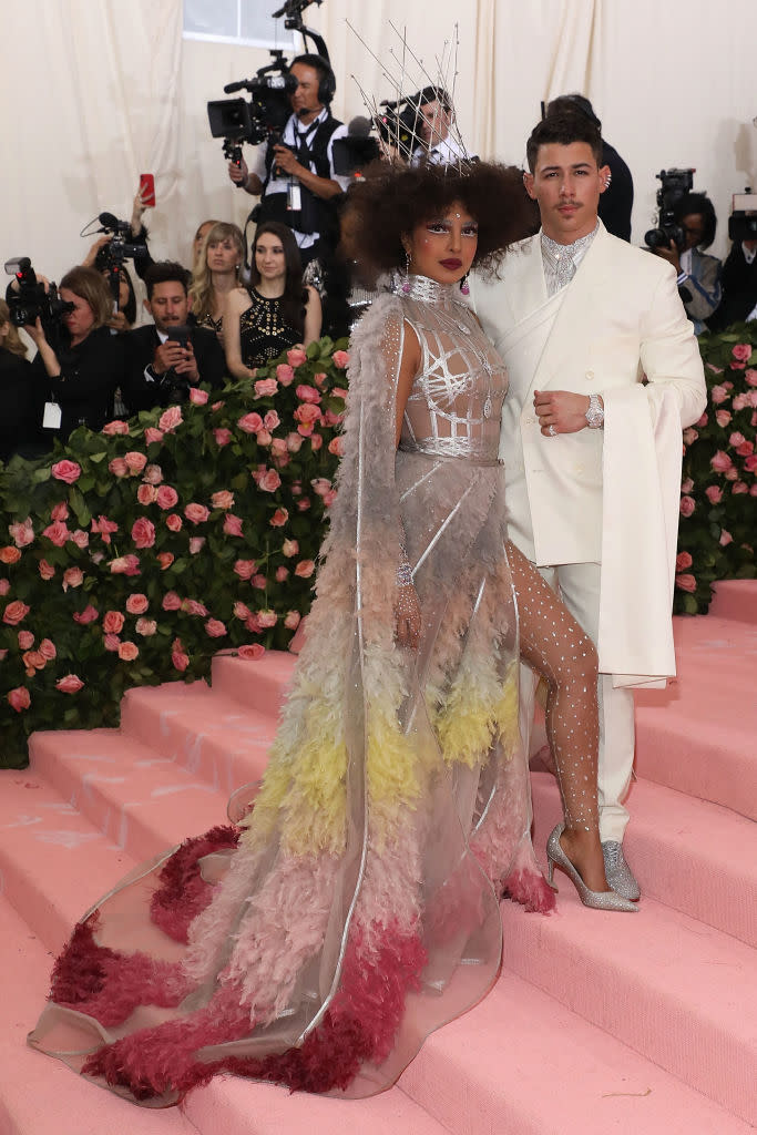 <p>Priyanka Chopra a brillé avec son compagnon Nick Jonas sur le tapis rose du MET Gala. (crédit Getty) </p>