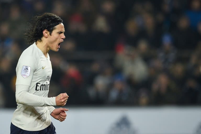 Edinson Cavani maintained Paris Saint-Germain's unbeaten Ligue 1 record with a second half penalty