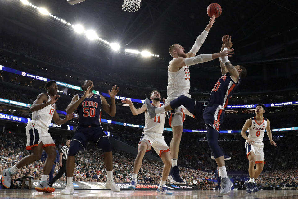 Twitter is following March Madness with a frenzy of coverage for thebasketball season's end