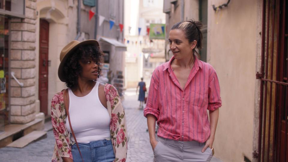 Bertie (Idella Johnson, left) and Lane (Hannah Pepper) ponder their past and future together in "Ma Belle, My Beauty."