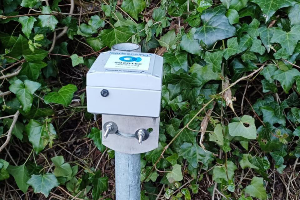 Isle of Wight County Press: High-tech monitoring equipment installed near Leeson Road.