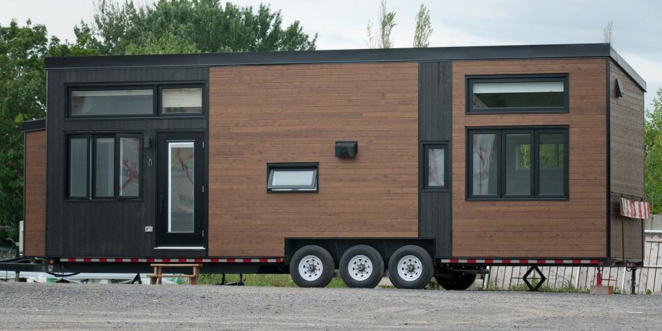 Magnolia V6 tiny home on wheels by Minimaliste Houses