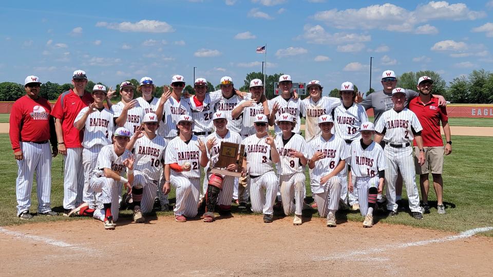 Wapahani's baseball team poses for a picture after defeating Frankton 15-10 in the Sectional 40 championship game May 30, 2022.