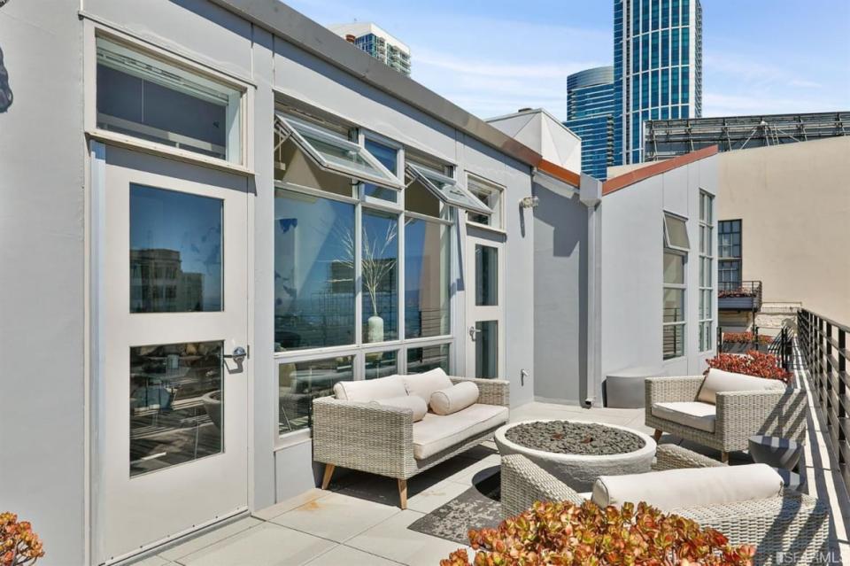 <div class="inline-image__caption"><p>The most important number here is not the price ($6 million) or the number of tower floors (three); it’s 1300, the whopping amount of square feet of private terrace space in your new digs. </p></div> <div class="inline-image__credit">Trulia</div>