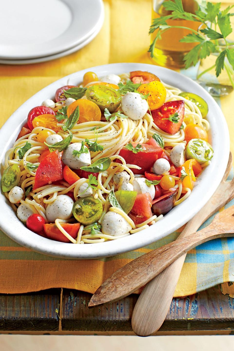 Spaghetti with Marinated Tomatoes and Mozzarella