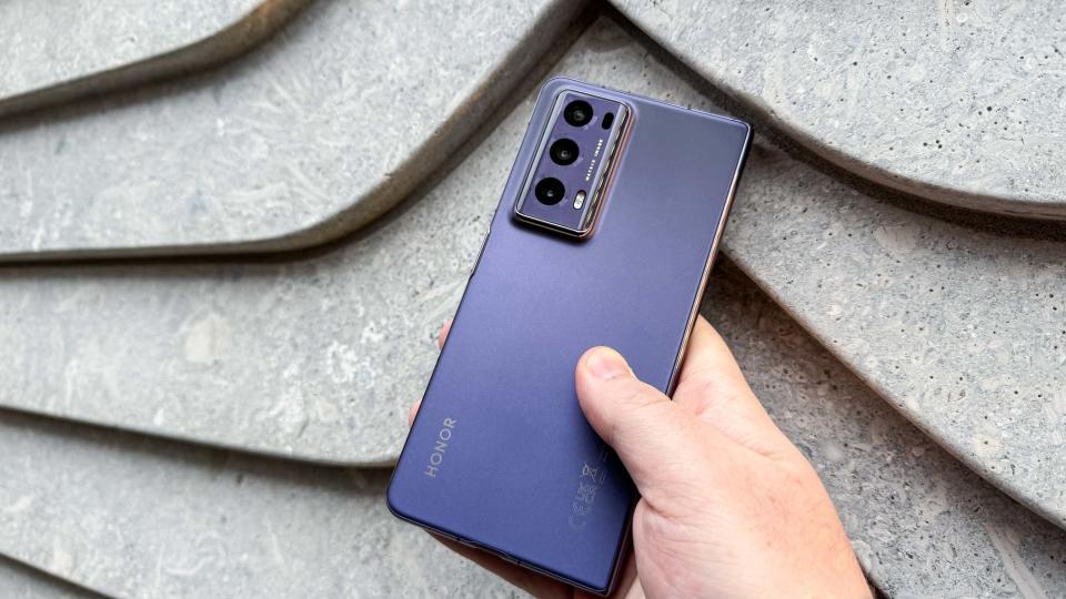 Honor Magic V2, showing back