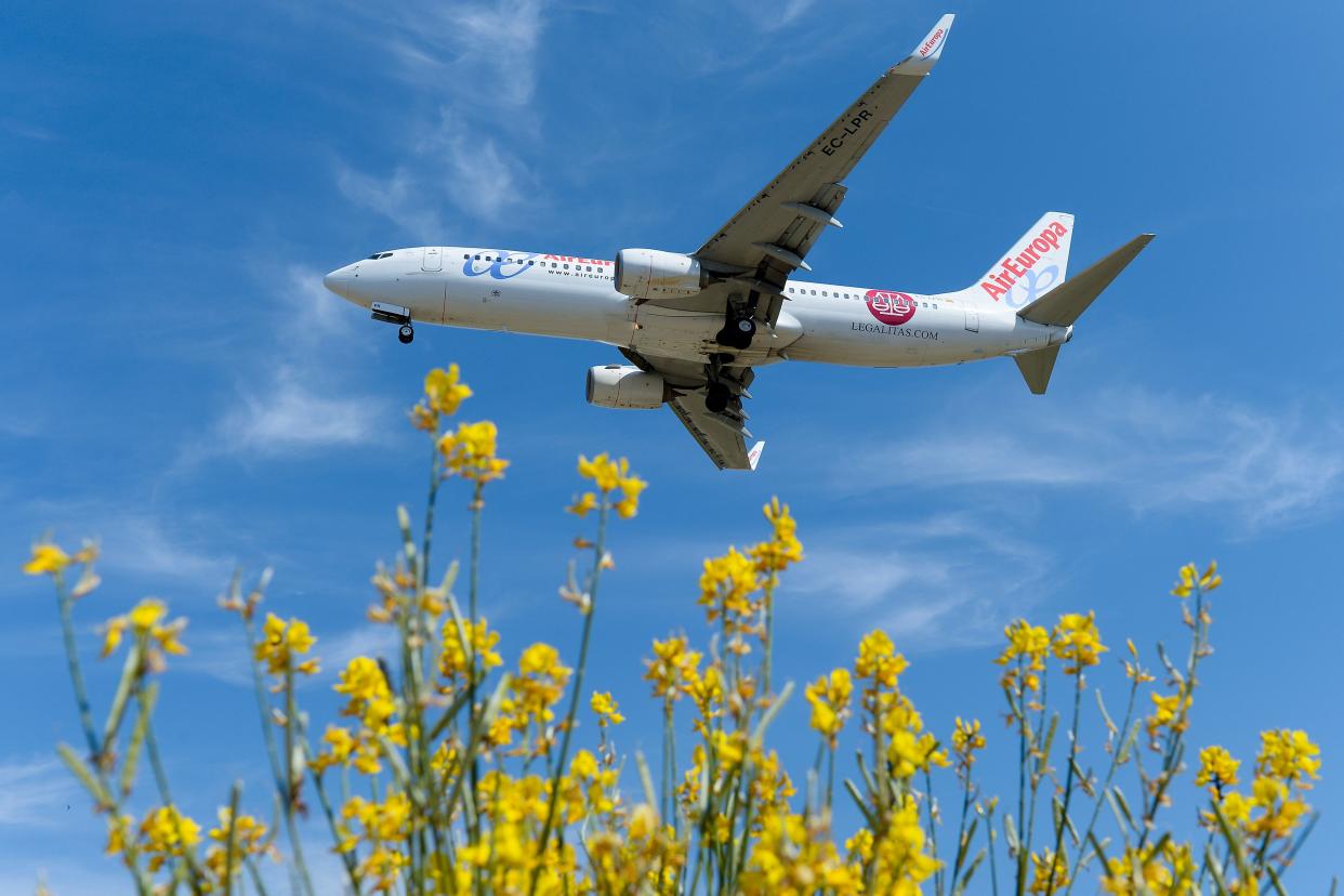 An airplane of the Spanish low-cost airline Air Europa prepares to land at Barcelona's airport in El Prat de Llobregat on June 6, 2016. / AFP / JOSEP LAGO        (Photo credit should read JOSEP LAGO/AFP via Getty Images)