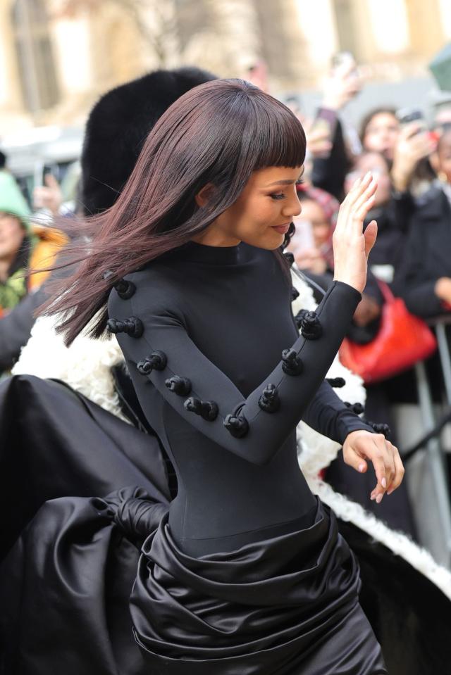 Zendaya Was a Scene-Stealer With Blunt Bangs and a Dramatic Black Dress at  the Schiaparelli Show