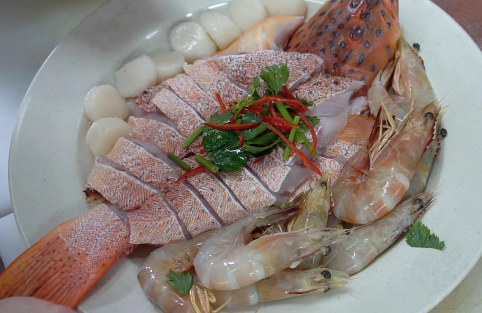 The soup stock for the steamboat at Teochew Big Brother is prepared using fish head and six types of vegetables. (Photo: Yahoo Lifestyle Singapore)