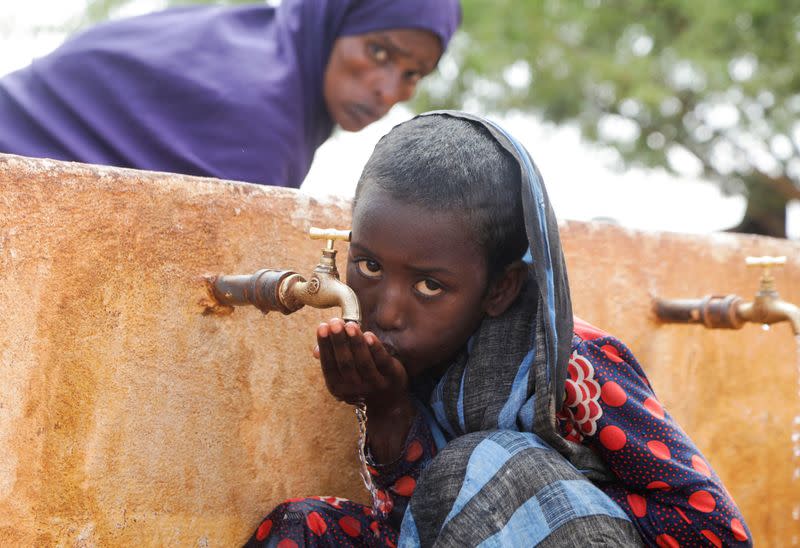 As hunger bites in Somalia, babies start to die in Dollow