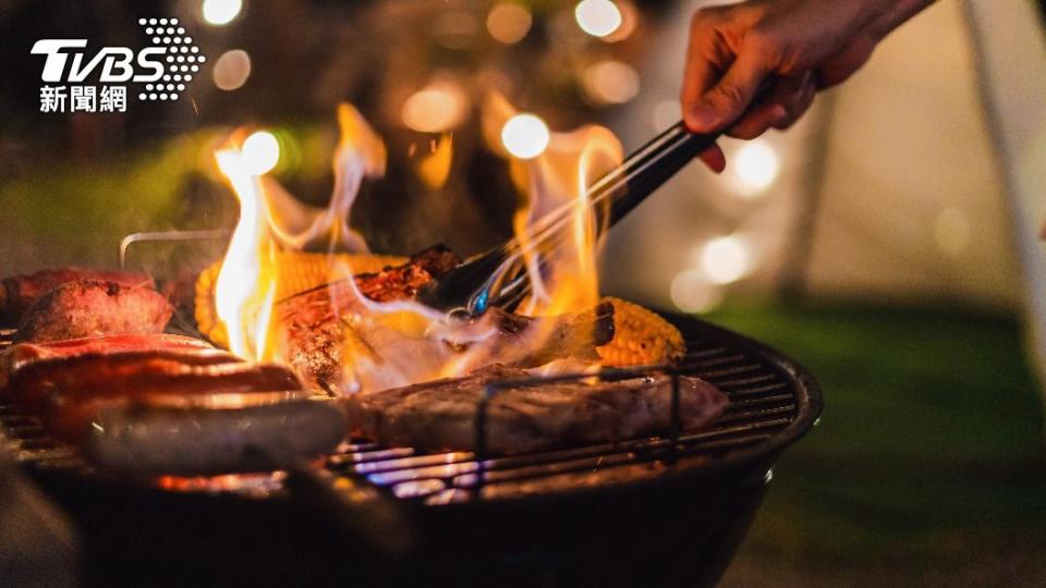 下個月即將迎來中秋節，有些人開始揪團烤肉。（示意圖／shutterstock達志影像）