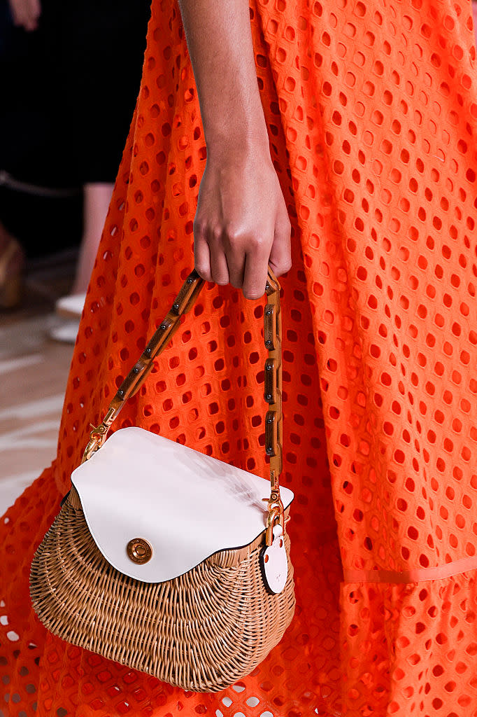 Le sac style panier sur le podium