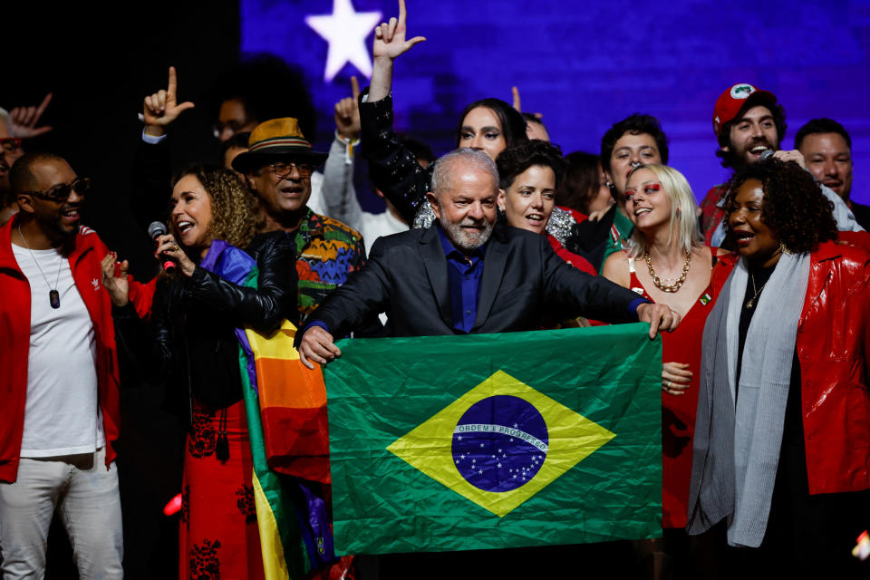 Lula realiza &#xfa;ltimo grande evento de campanha em S&#xe3;o Paulo ao lado de artistas - Foto: REUTERS/Amanda Perobelli