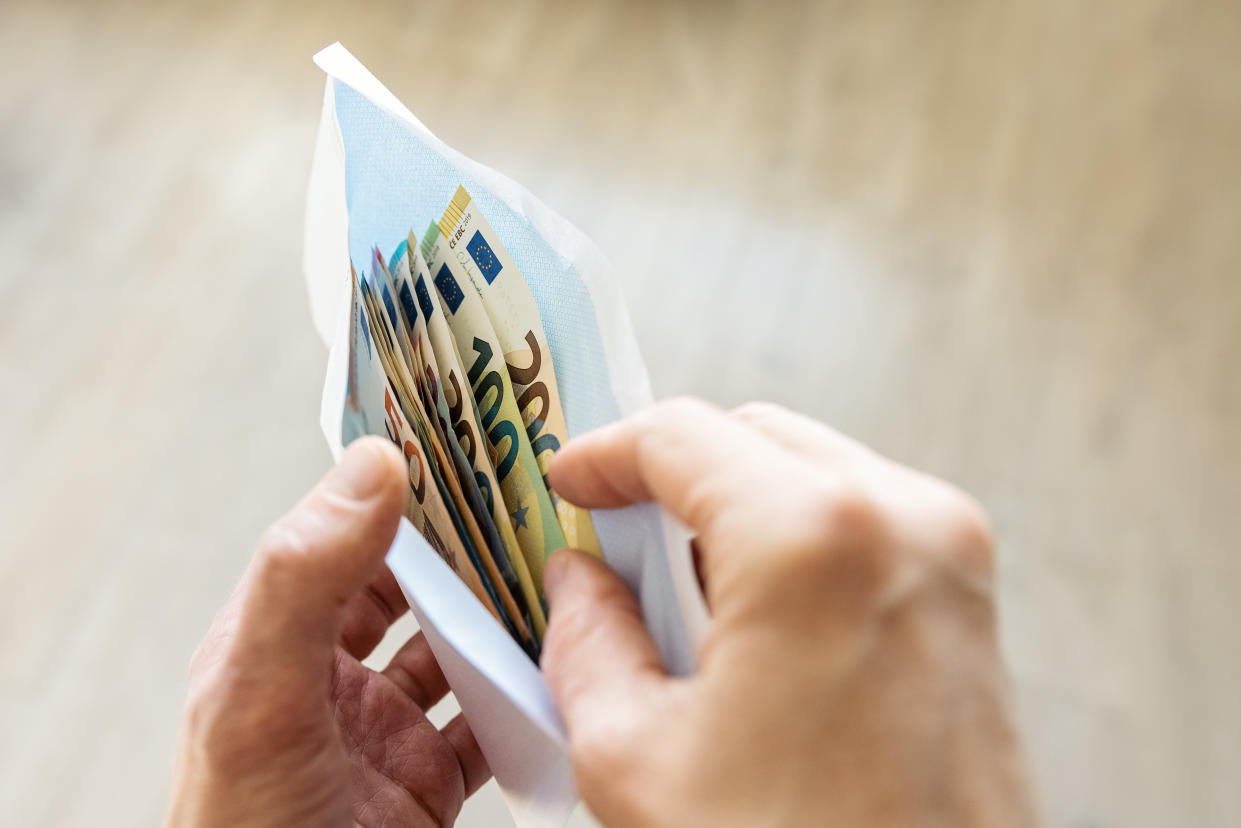 Pour économiser un maximum cette année, on se procure cette tirelire un peu particulière. (Photo : Getty Images)