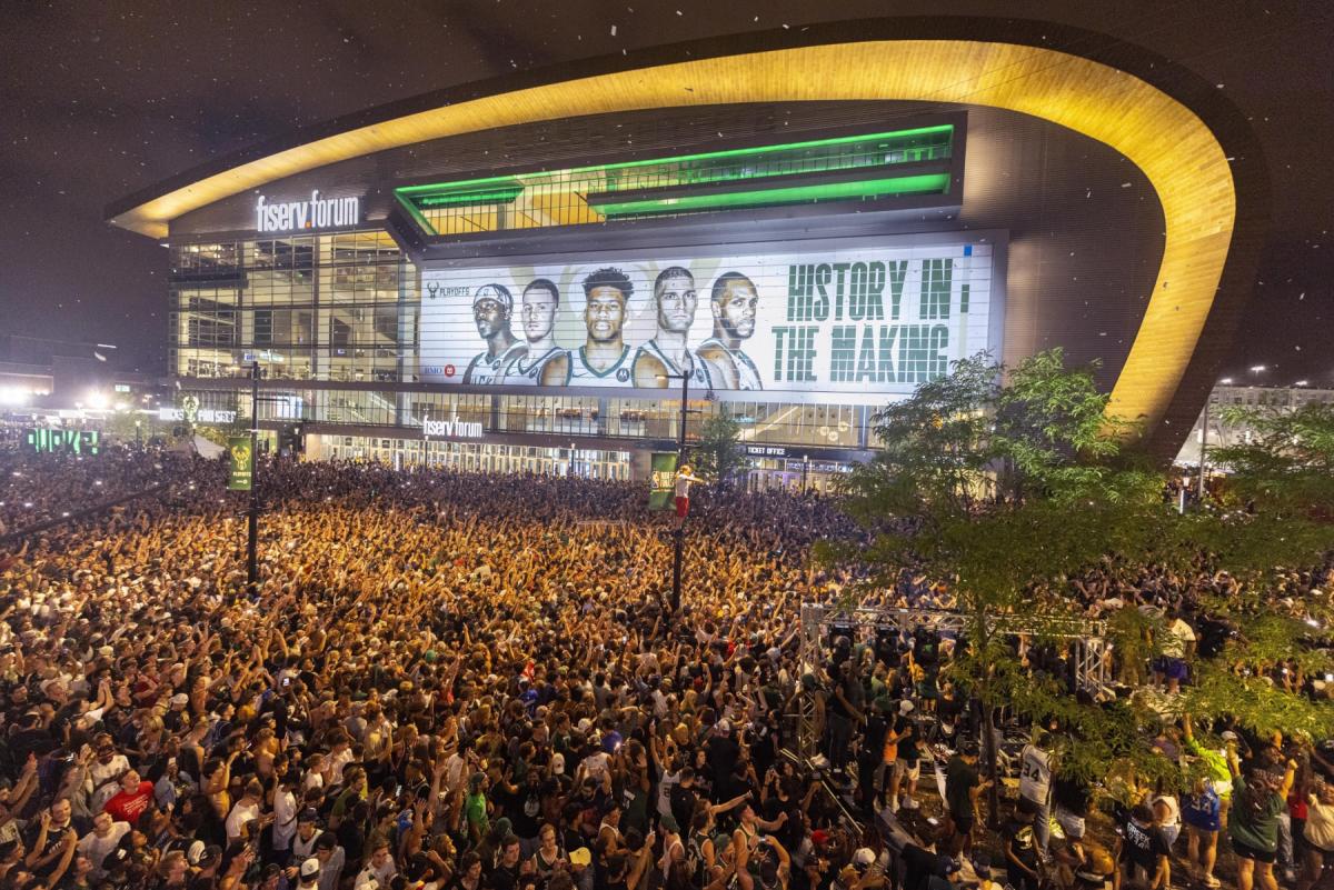 Milwaukee Bucks Reportedly Submitting Bid to Host 2025 or 2026 NBA All