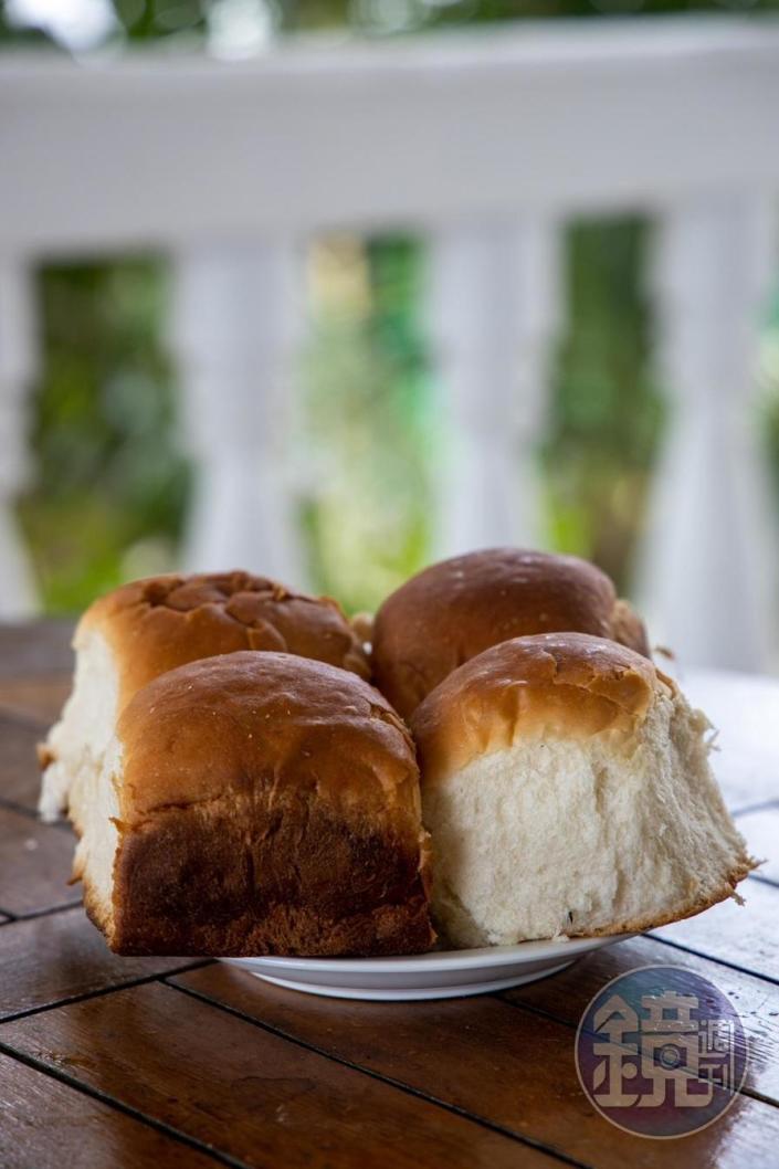 看起來簡單的麵包，在吐瓦魯嚐到卻感覺格外不容易。（澳幣1元起，約NT$20）