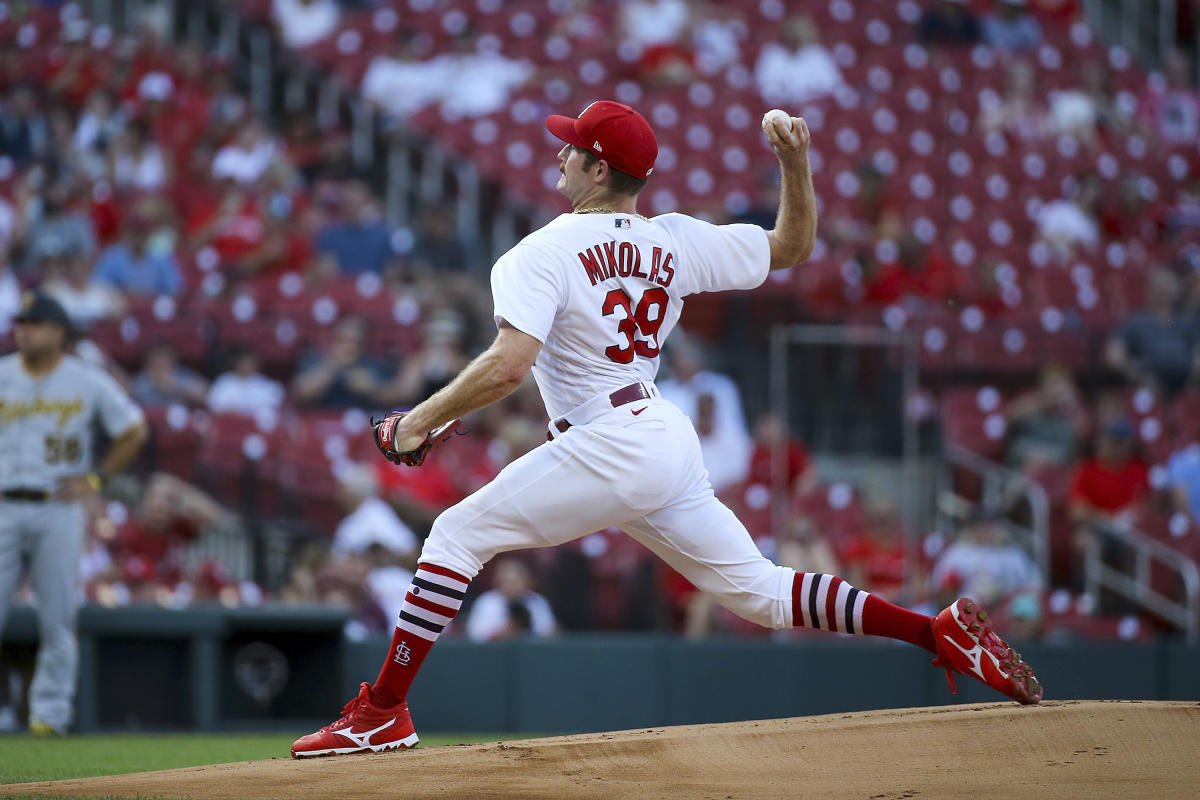 Miles Mikolas barely misses Cardinals' first no-hitter since 2001