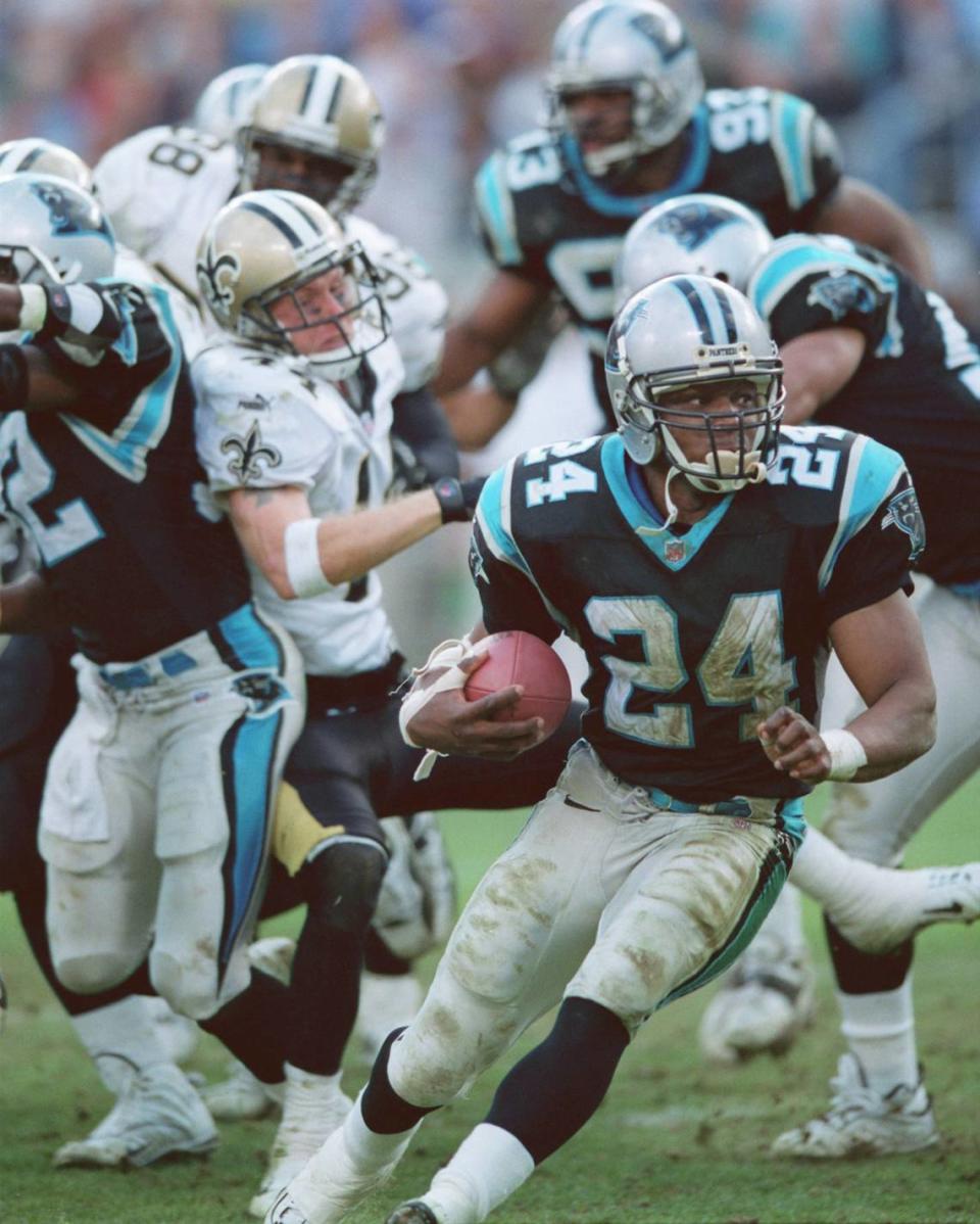 Carolina Panthers kickoff returner Michael Bates changes directions as he looks for running room Sunday on a return vs the New Orleans Saints on Jan. 2, 2000. Bates carried the ball 94 yards for a touchdown on the kickoff return. The Panthers defeated the Saints 45-13.