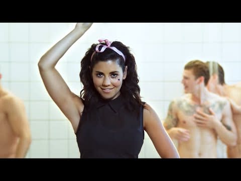 Marina - "How to be a Heartbreaker"