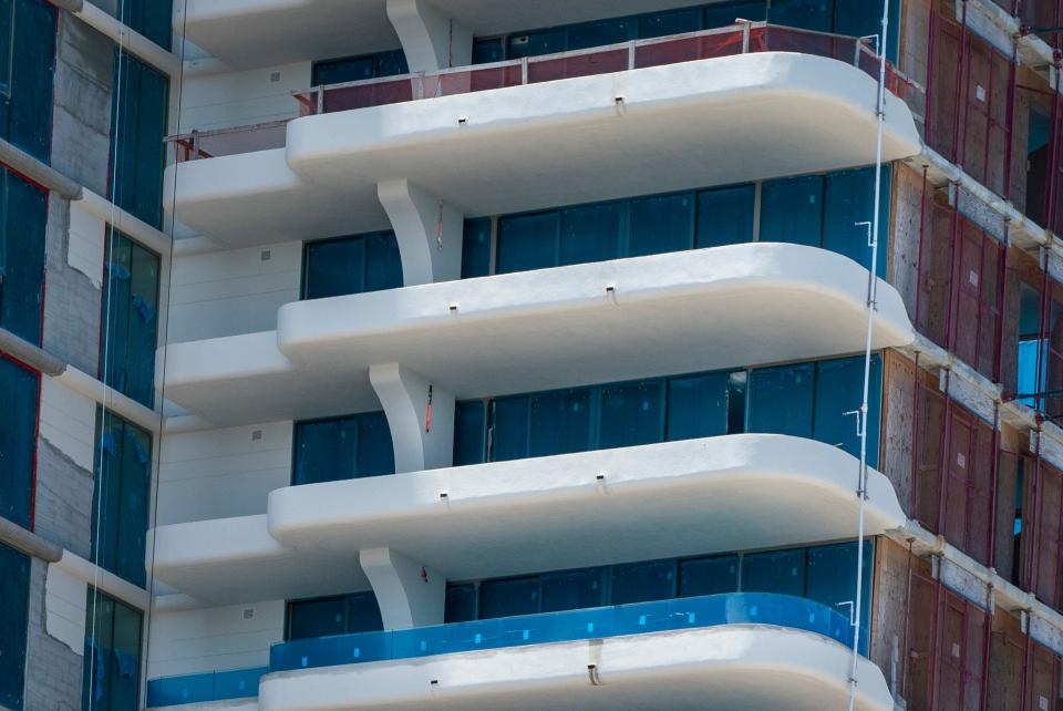 A construction worker fell to her death from a13th-floor balcony Saturday morning at the under-construction La Clara condominiums in West Palm Beach. The 23-year-old Miami-Dade County woman fell to the second floor for reasons unknown, city police said.