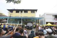 <p>Malaysian police truck waits outside an Islamic religious school following a fire on the outskirts of Kuala Lumpur Thursday, Sept. 14, 2017. (Photo: Daniel Chan/AP) </p>