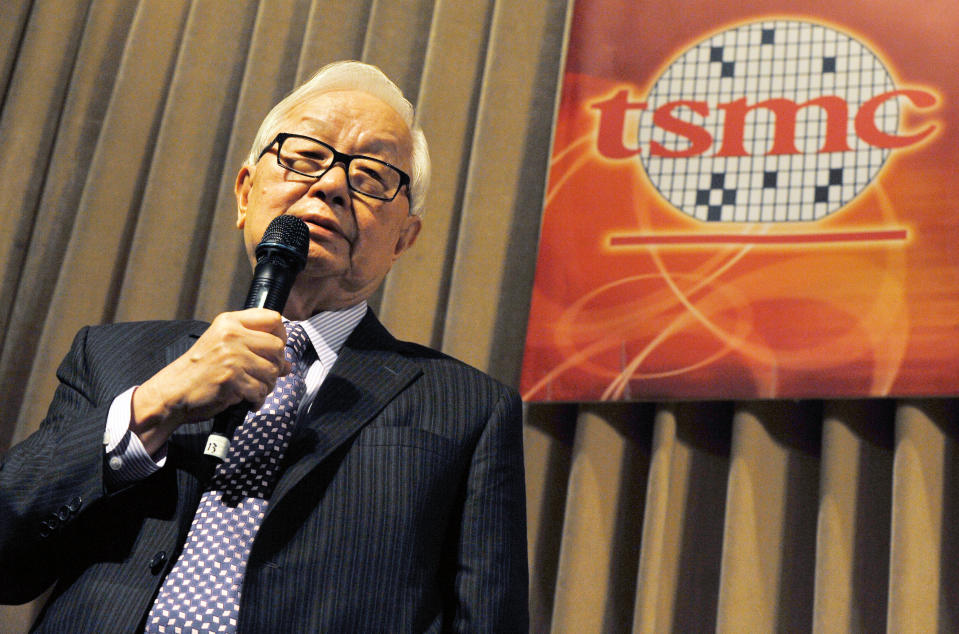 Chairman of Taiwan Semiconductor Manufacturing Co. (TSMC), Morris Chang, speaks during a quarterly investors results conference in Taipei on October 25, 2012. TSMC, the world's top contract microchip maker, said on October 25 net profit in the third quarter surged 62.2 percent over a year ago to 1.68 billion USD.       AFP PHOTO / Mandy CHENG        (Photo credit should read Mandy Cheng/AFP via Getty Images)