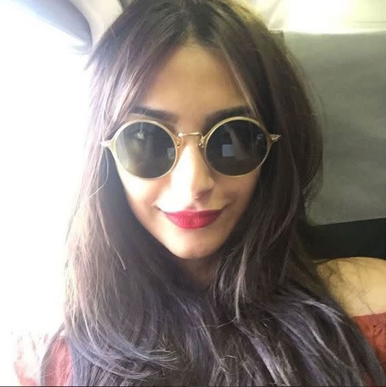 Sonam Kapoor If there’s one diva who never fears to experiment, it’s fashionista Sonam Kapoor. Sonam looks stylish, chic and smart in her round sunglasses. We particularly like the colour of the frame.