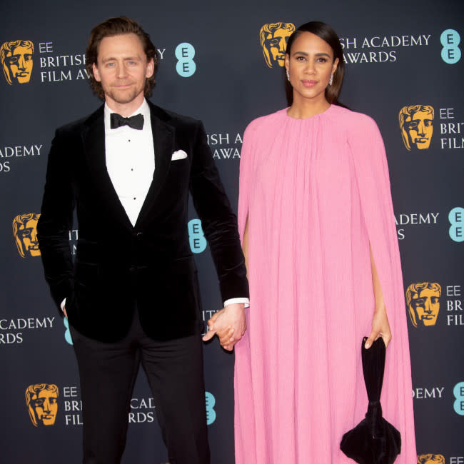 Tom Hiddleston y Zawe Ashton en la pasada gala de los BAFTA credit:Bang Showbiz