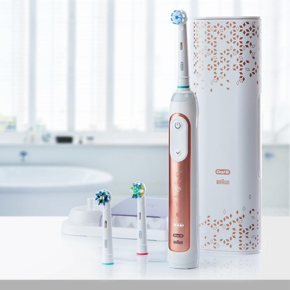 2024 電動牙刷推薦1:德國百靈Oral-B-Genius 9000 3D智慧追蹤電動牙刷 (圖片來源:Yahoo奇摩購物中心)