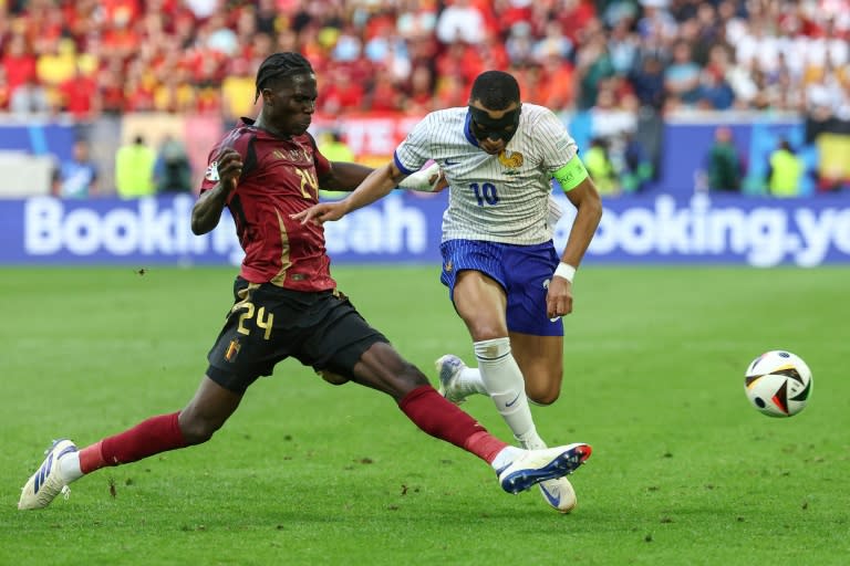 Kylian Mbappe, à côté de Amadou Onana, lors de France-Belgique lundi en huitième de finale de l'Euro-2024 à Düsseldorf (FRANCK FIFE)