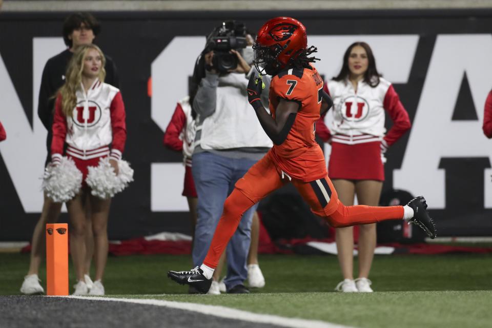 Oregon State wide receiver Silas Bolden (7) scores a touchdown against Utah during the second half of an NCAA college football game Friday, Sept. 29, 2023, in Corvallis, Ore. Oregon State won 21-7. | Amanda Loman, Associated Press