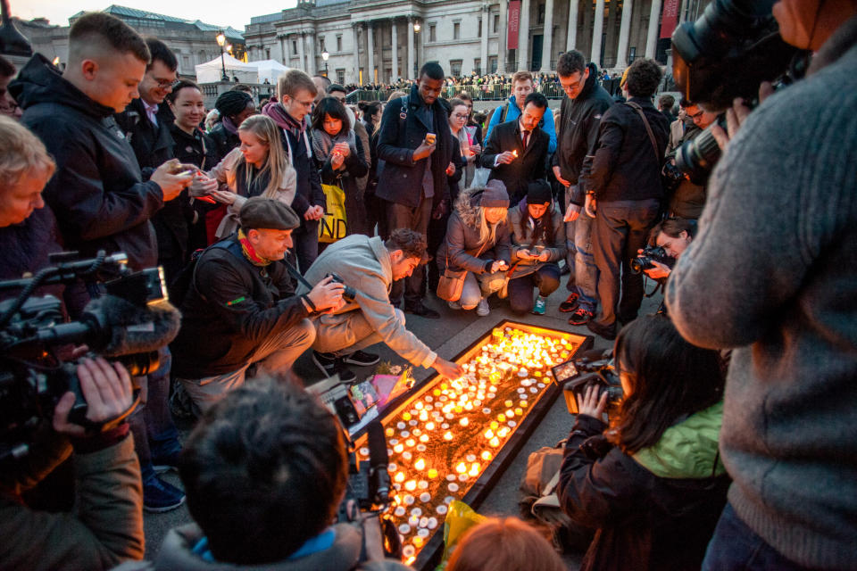 Vigilia en la Plaza de Trafalgar por las víctimas de ataque terrorista