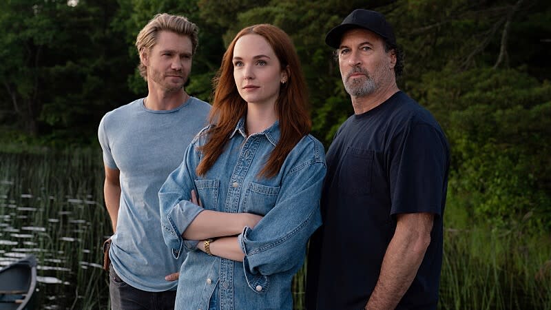  Chad Michael Murray as Cal Jones, Morgan Kohan as Maggie Sullivan and Scott Patterson as Harry Sullivan in Sullivan's Crossing. 