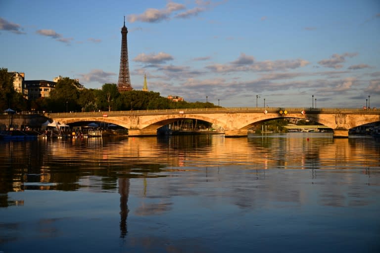 El río Sena a su paso por el centro de París, el 20 de agosto de 2023 (Emmanuel DUNAND)